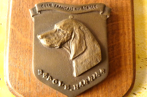 Plaque bois avec écusson - avec,