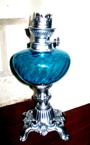 Ancienne lampe pétrole - ancienne,