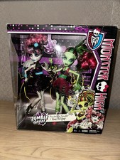 Monster High Zombie Shake Rochelle Goyle & Venus McFlytrap Dolls 2014 New MSIB