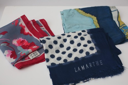Lot foulards dont - 3, de