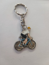 Metal keychain cyclist TOUR DE FRANCE cycling jersey white keychain vintage