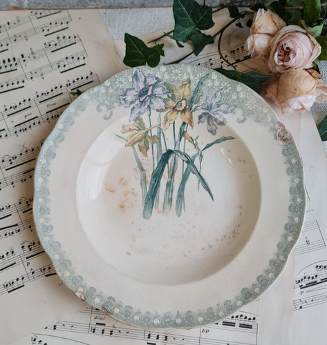 Ancienne assiette terre - terre, de
