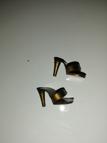 Anciens escarpins bronze