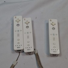 3 Nintendo Wii Controllers White