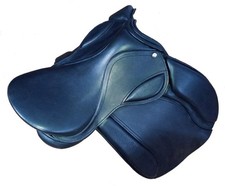 Selle de cheval en cuir de saut anglais couleur noir avec étriers taille...