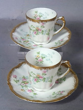 2  anciennes tasses à mocca