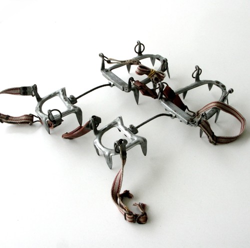 Paire crampons montagne - de,