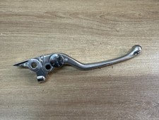 UN LEVIER DE FREIN AVANT DROIT