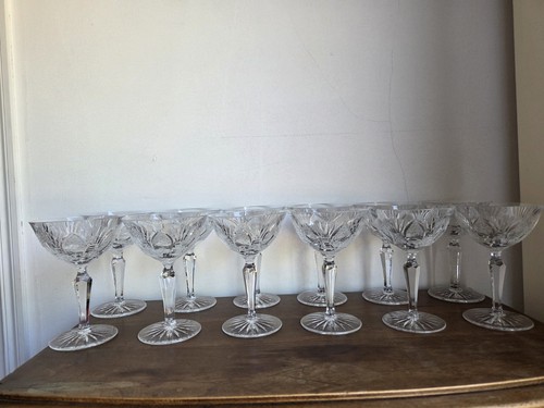 Verre pied coupe - a, flûte