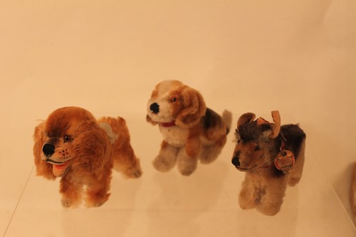 Ensemble trois petits - de,