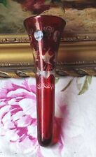 ANCIEN CORNET PIQUE-FLEURS CRISTAL DE BOHÈME COULEUR RUBIS 15,5 CM