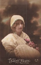 CP GOOD YEAR WOMEN ELEGANT RED LIPSTICK FUR SLEEVE BEANIE - PINK