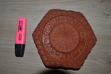 Tomette ou dessous de