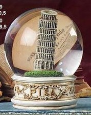 Grande boule à neige tour