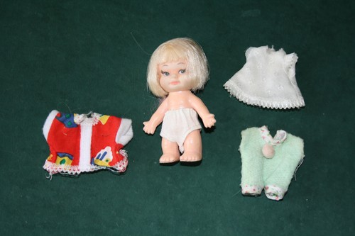 Mini poupee trois vetements - et,