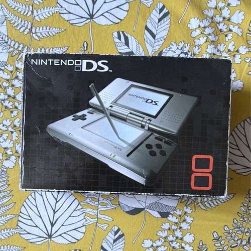 Nintendo argentée console - ds,