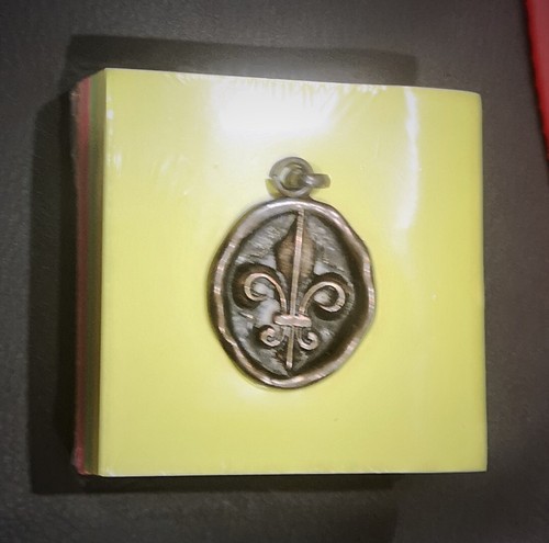 Médaille pendentif avec une