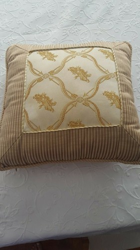 Gold cream decorative pillow - gold,