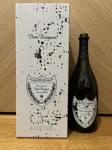 Dom perignon champagne - perignon,