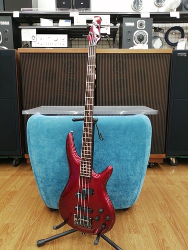 Guitare basse électrique