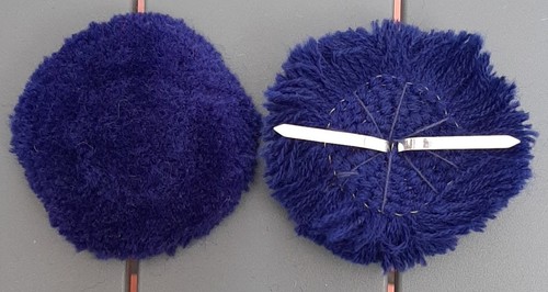 Pompon bleu ancien scouts - 1,