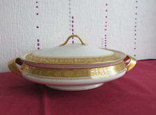 1 légumier en porcelaine