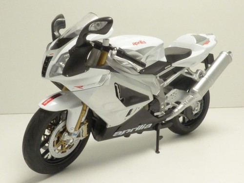 Moto aprilia rsv1000r - moto, blanc