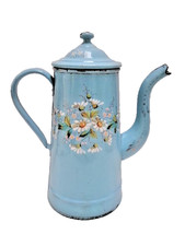 Ancienne cafetière en tôle