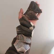 324. Balances en corne de cerf