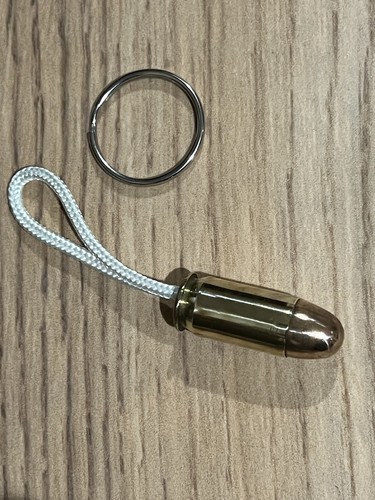 Beau porte clé avec - porte-clÉ, veritable