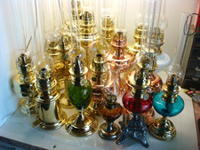 MAGNIFIQUE  LAMPE à PETROLE