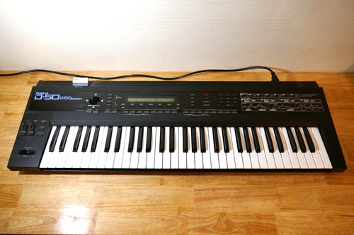 Synthétiseur roland linear - roland,