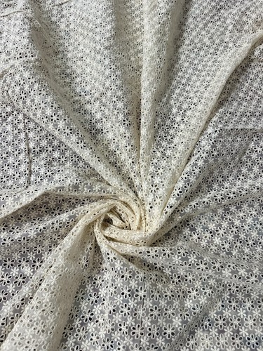 Robe tissu brodé organza - tissu,