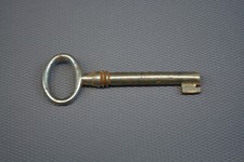 ANCIENNE CLEF EN FER