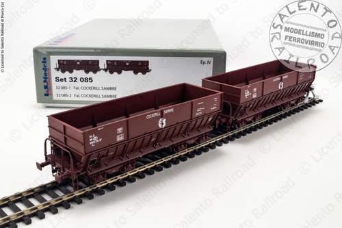 Models 32085 lot 2 - models,