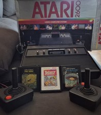 Ancienne console Atari 2600 en