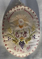 Ancien Médaillon Brodé De