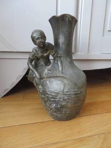 Vase étain signé auguste - en,