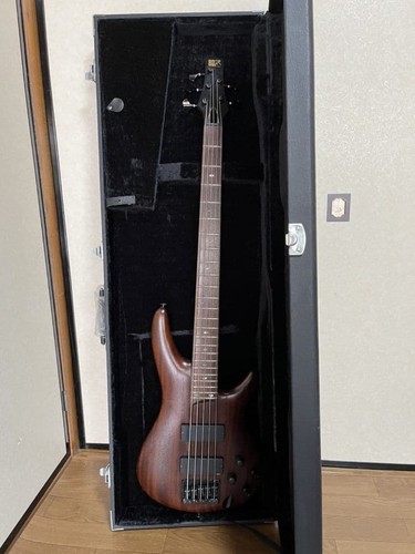 Guitare basse électrique