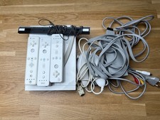 wii avec manettes (3+2) et
