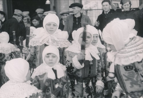 Binche 1950 enfants - binche,