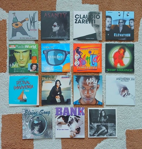 Lot singles - 15, &