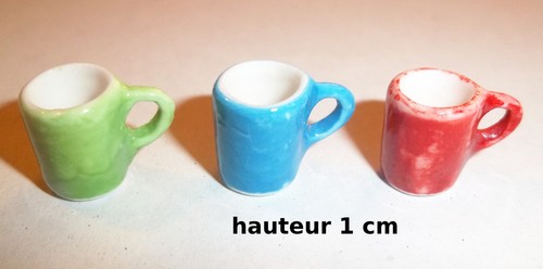 Lot trois tasses - trois, tasses,mugs