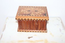 Ancienne boîte en bois à