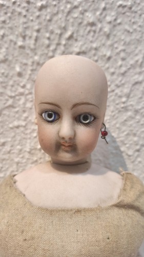 Poupée porcelaine ancienne - en,