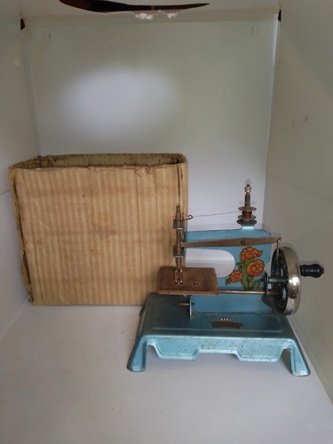 Ancien jouet machine coudre - ancien, a
