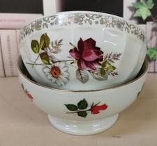 2 Bols Anciens En Porcelaine