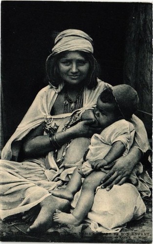 Cpa femme arabe son - femme,