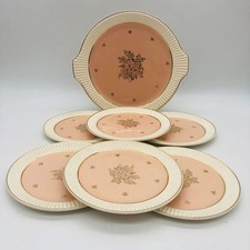 6 Assiettes à dessert et le