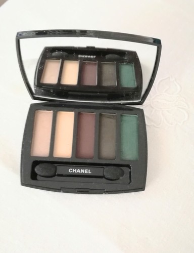Chanel palette trait - chanel,